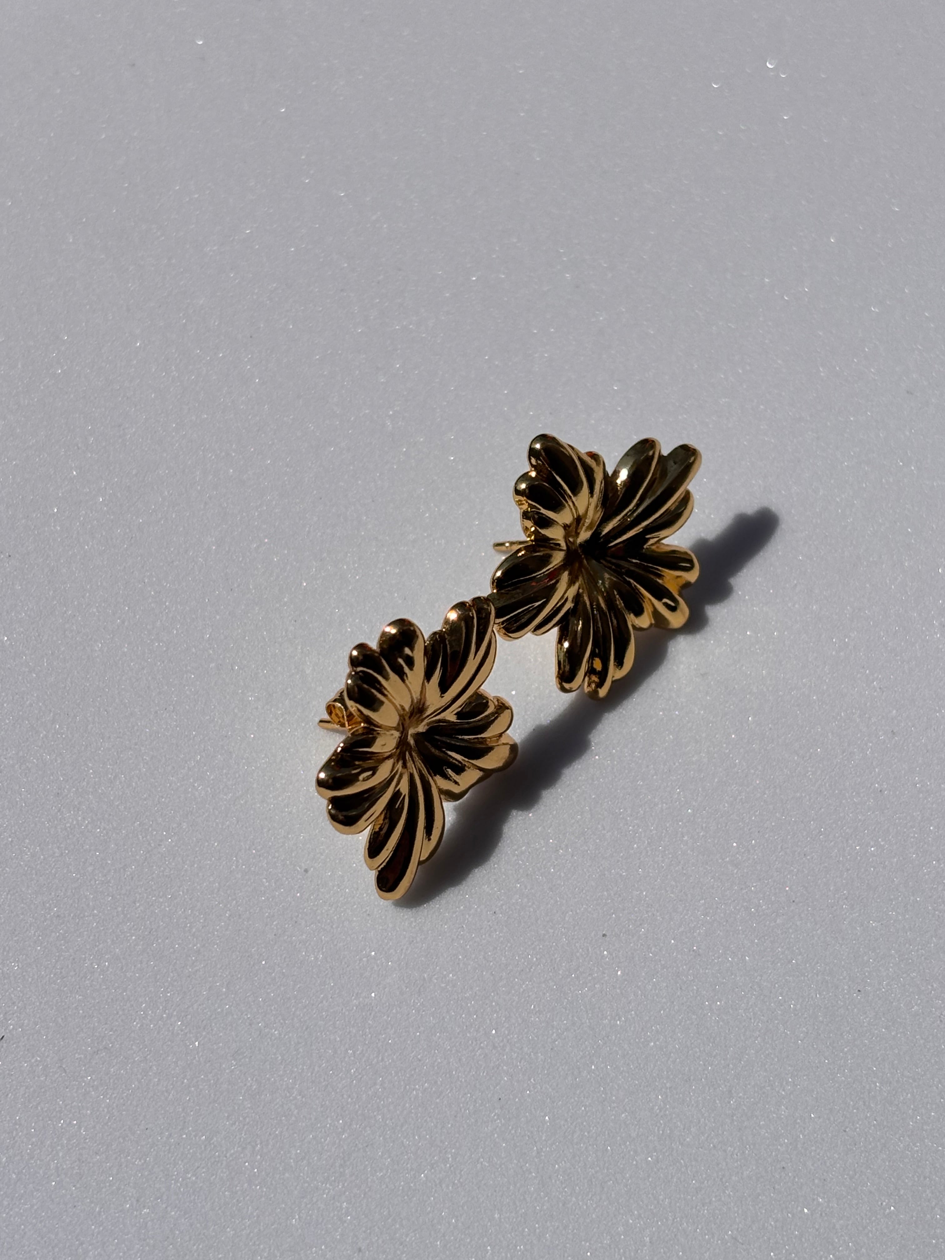 Daisy studs