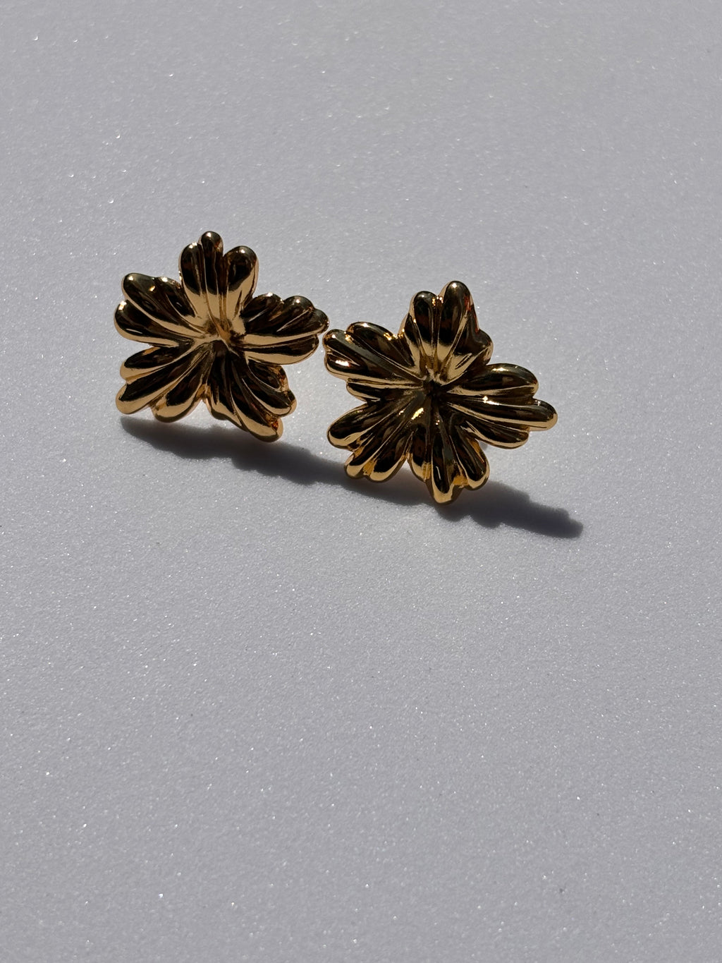 Daisy studs
