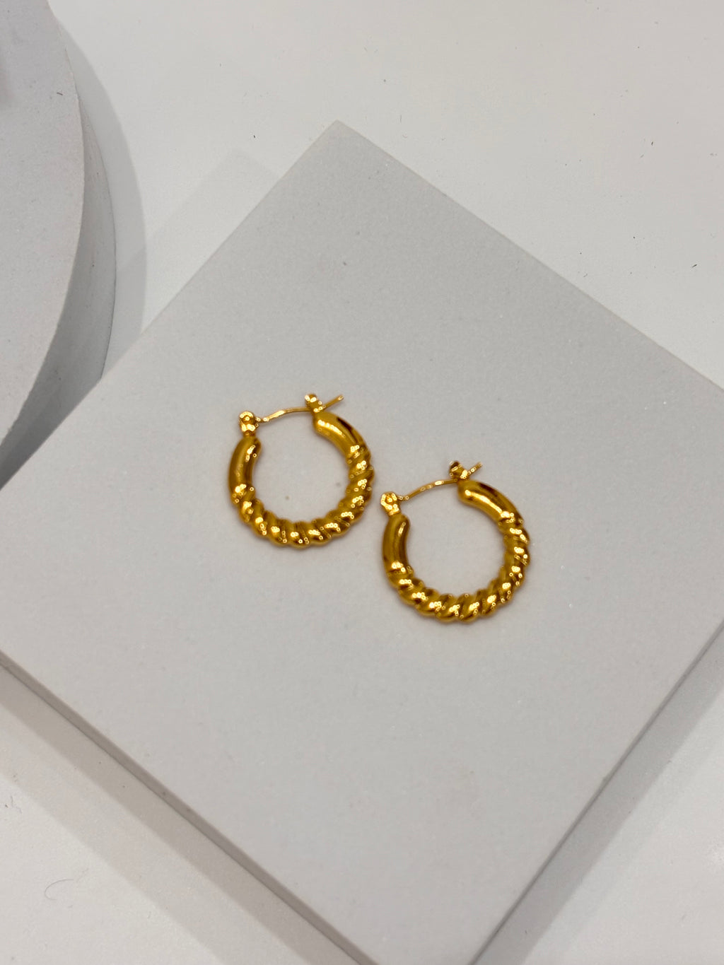 Illi earrings