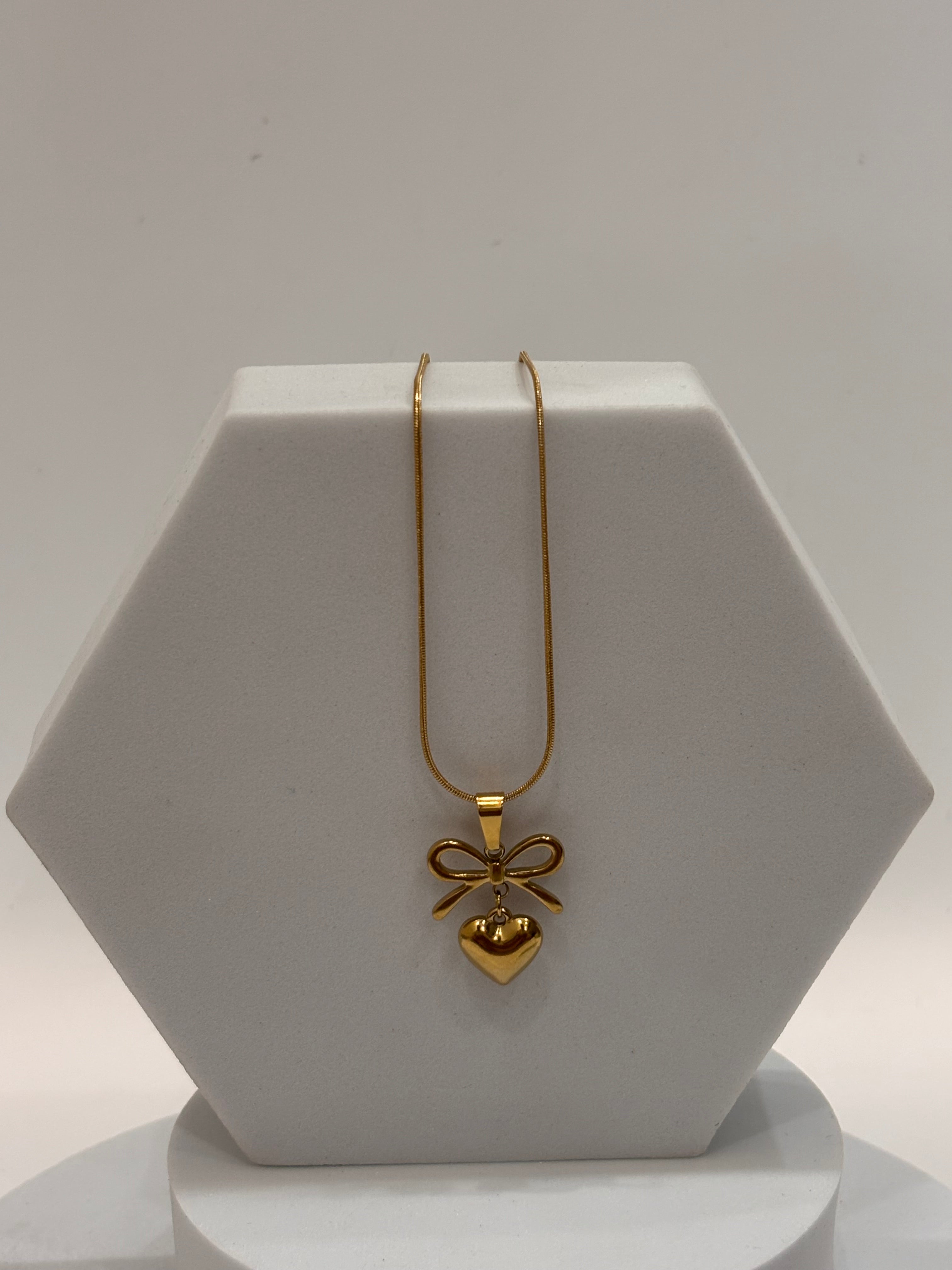 Dora necklace