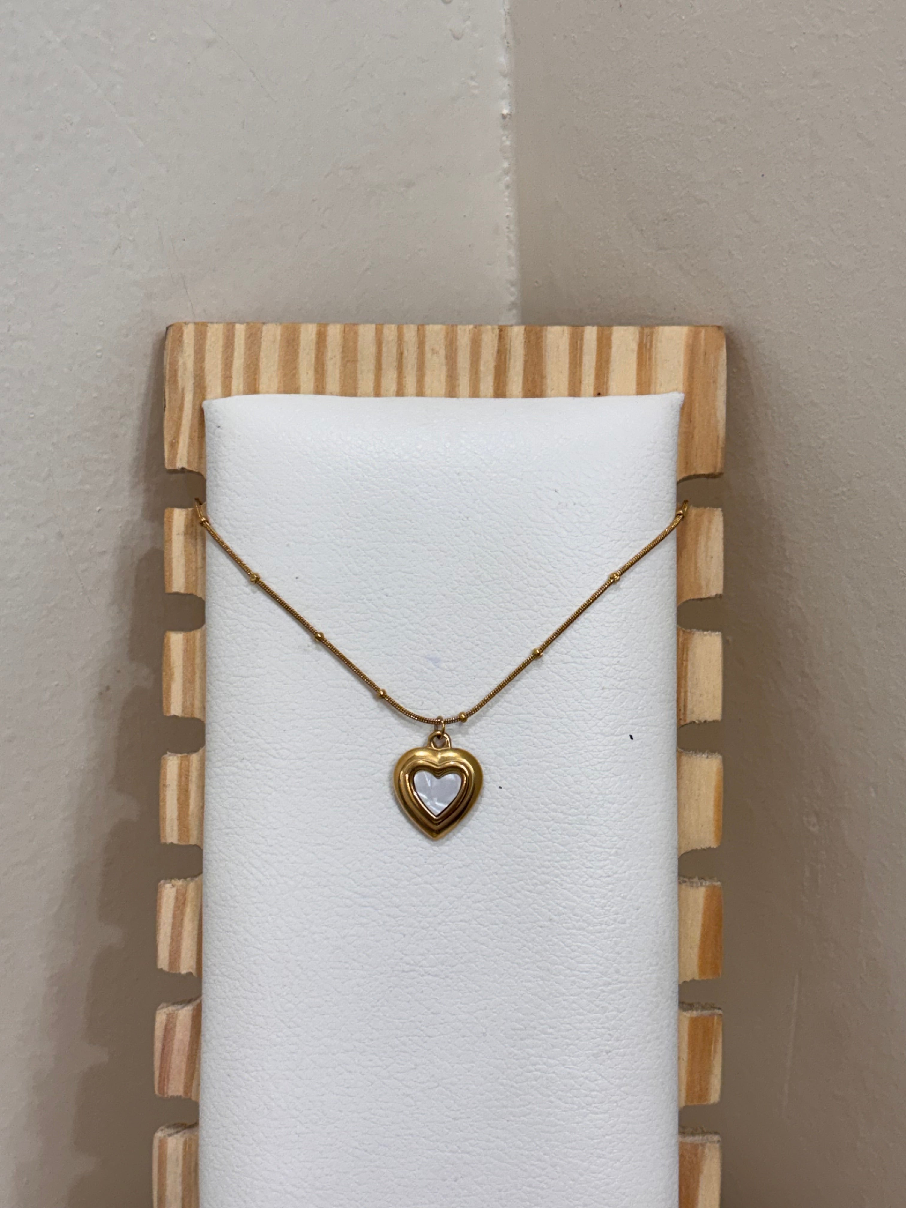 Lily necklace