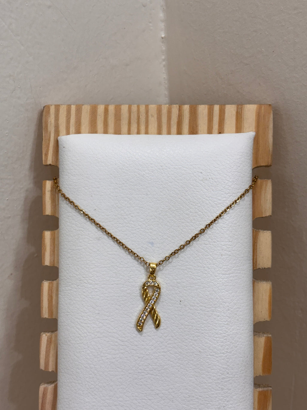 Iris necklace