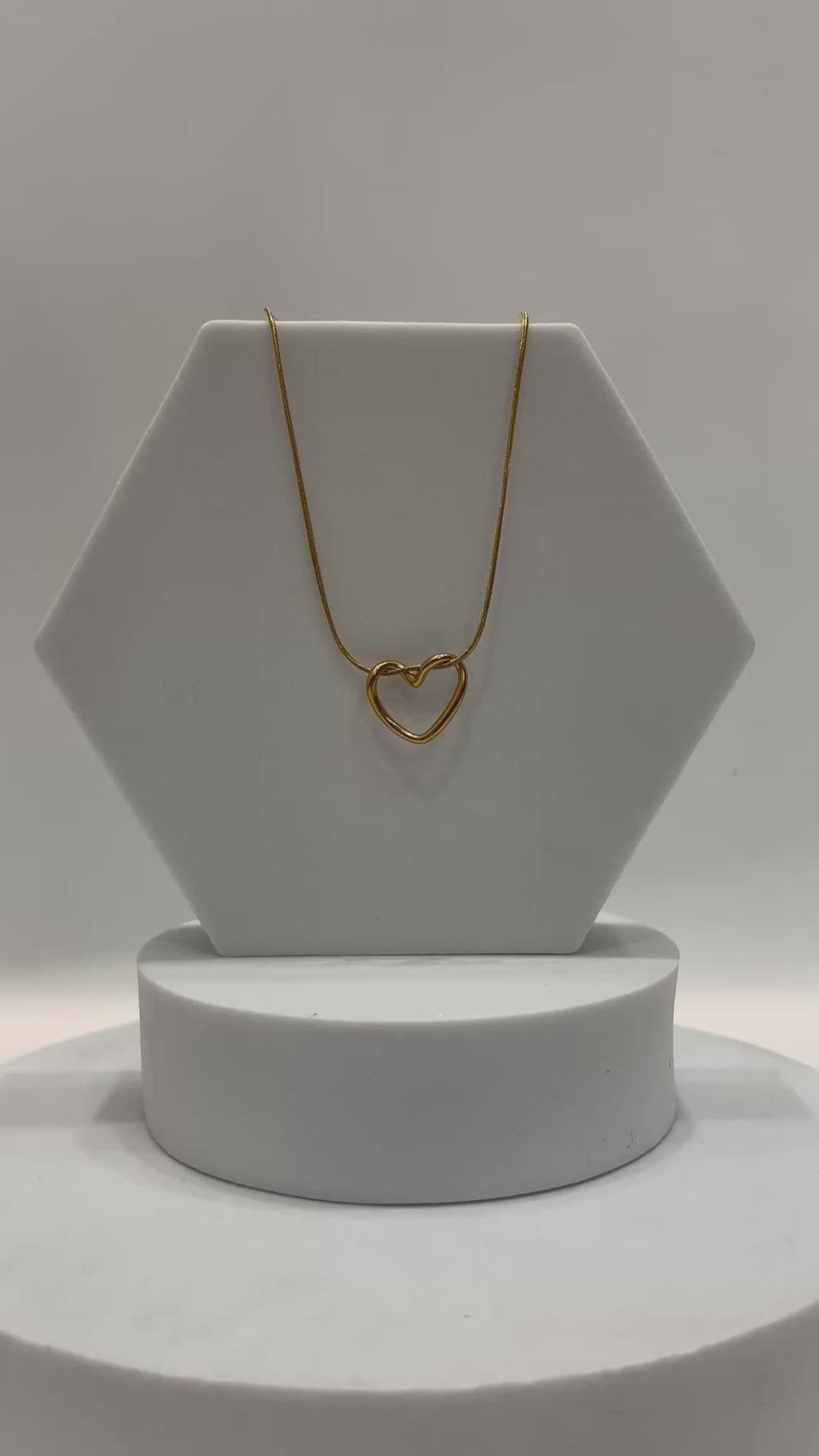 Joey pendant