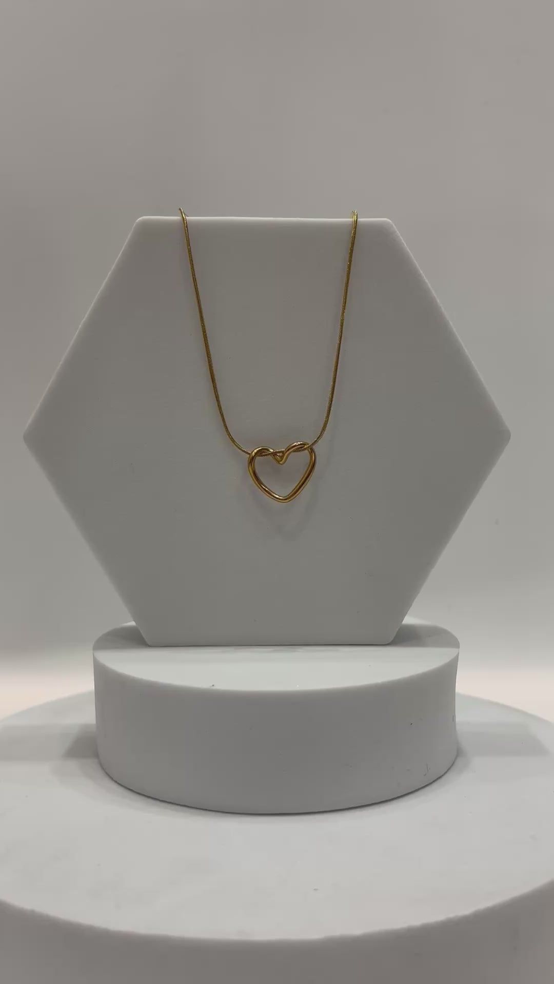 Joey pendant