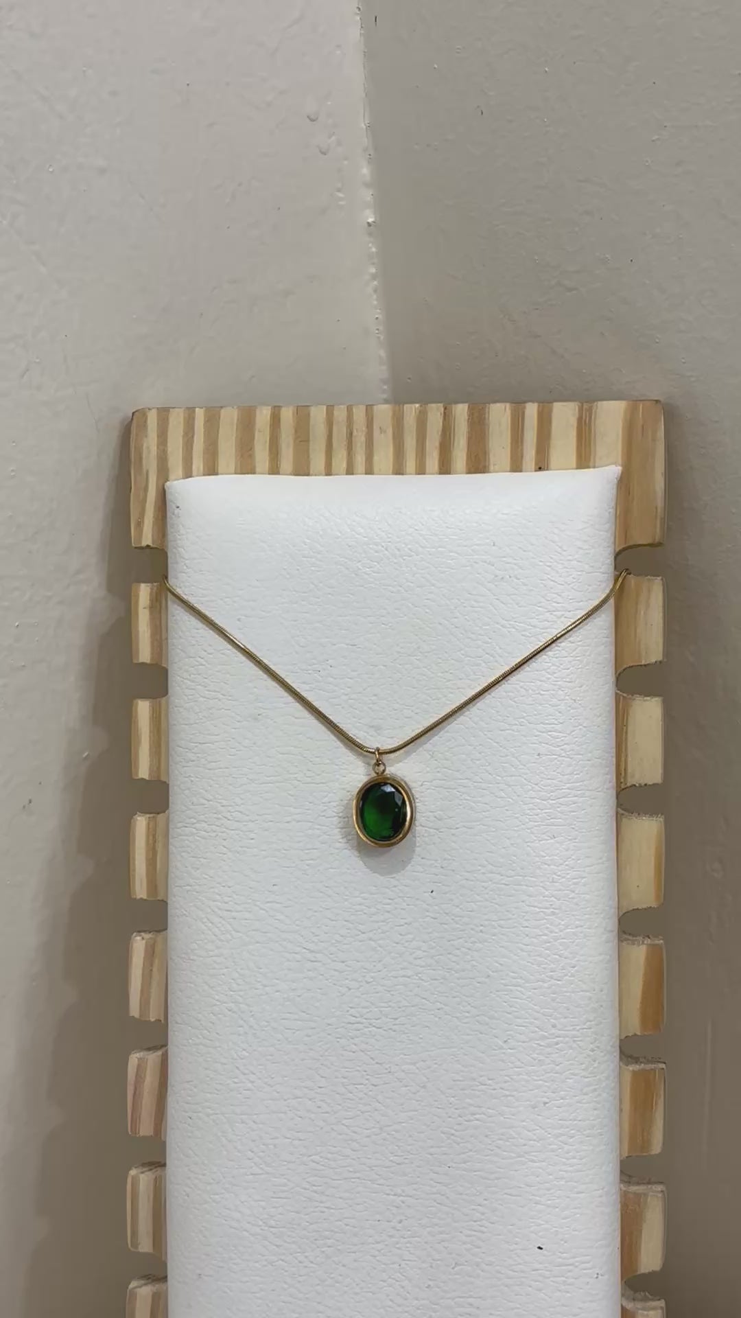 Elle necklace